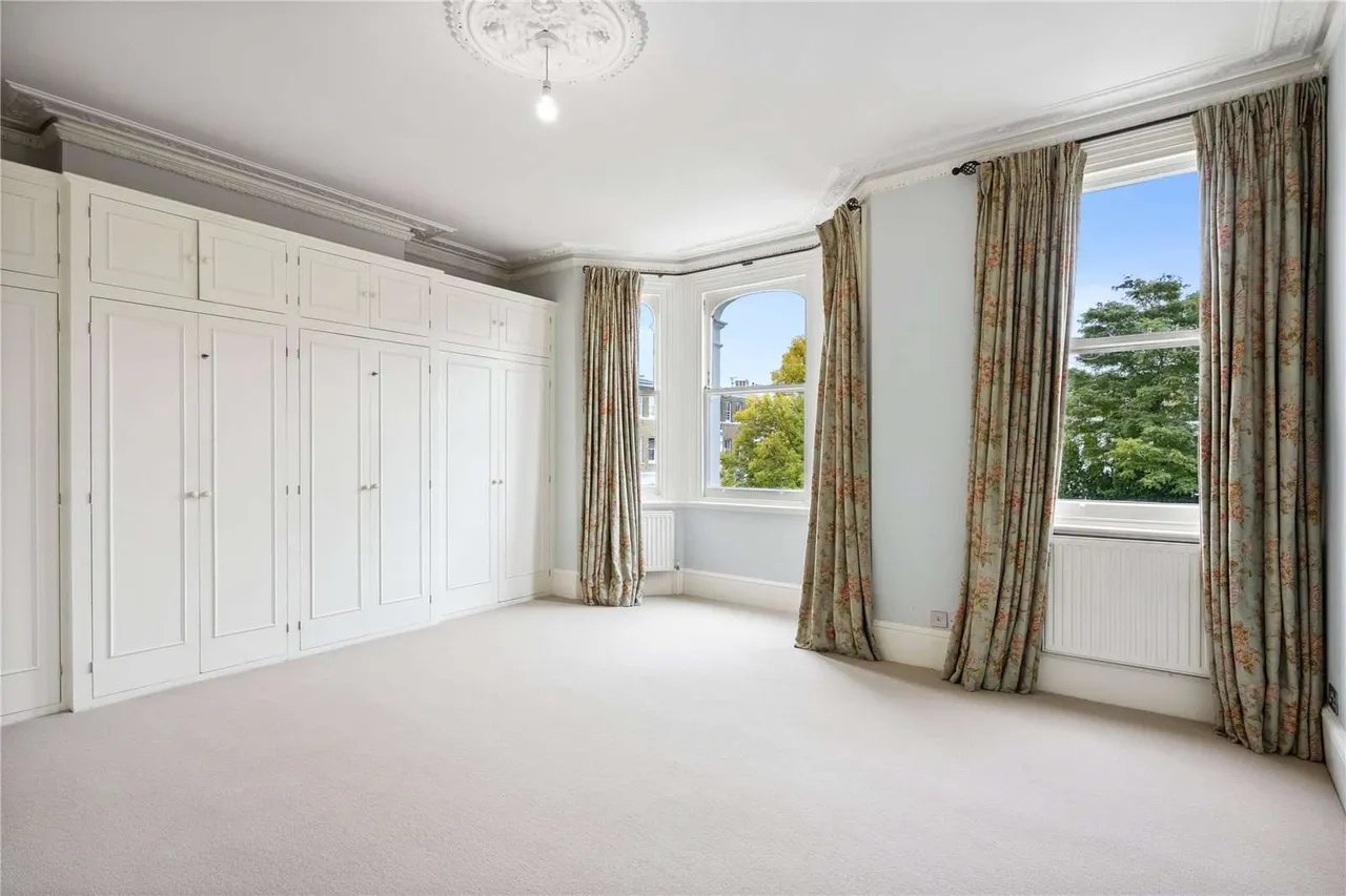 Westcroft Square, London, W6, photo 4