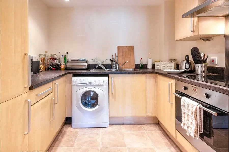 Farnborough Road, Farnborough, GU14, photo 2