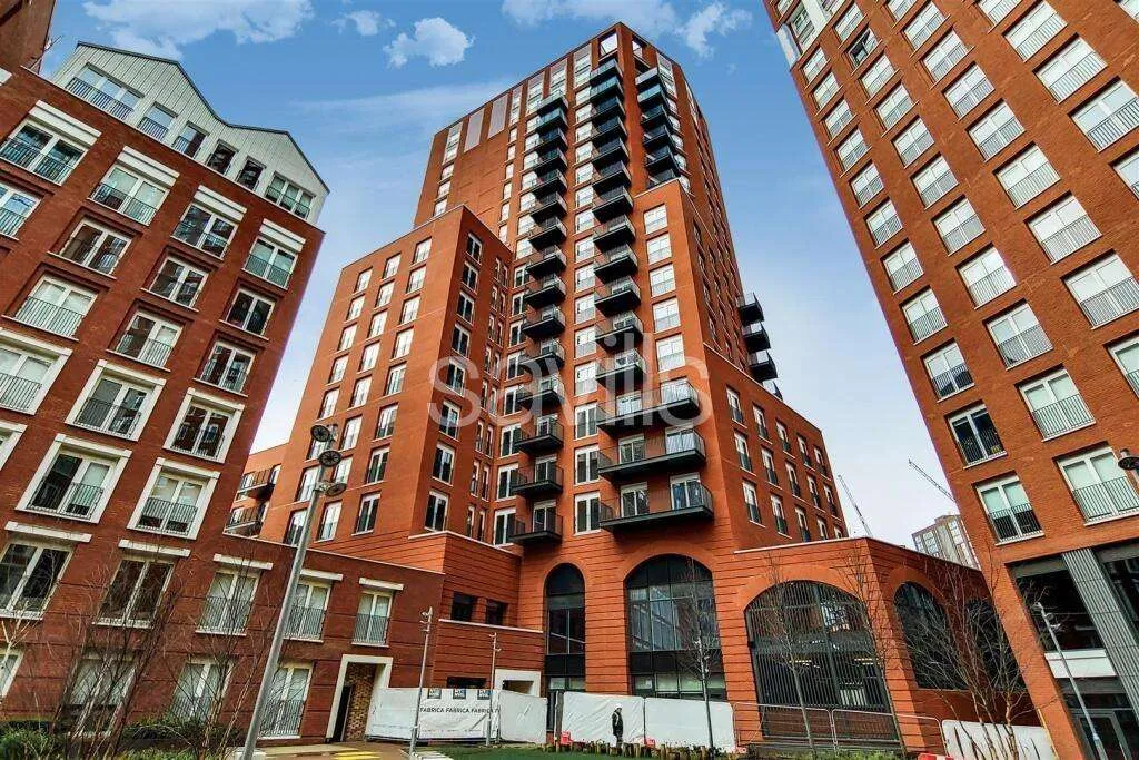 2 bed flat for sale, Keybridge, London, SW8