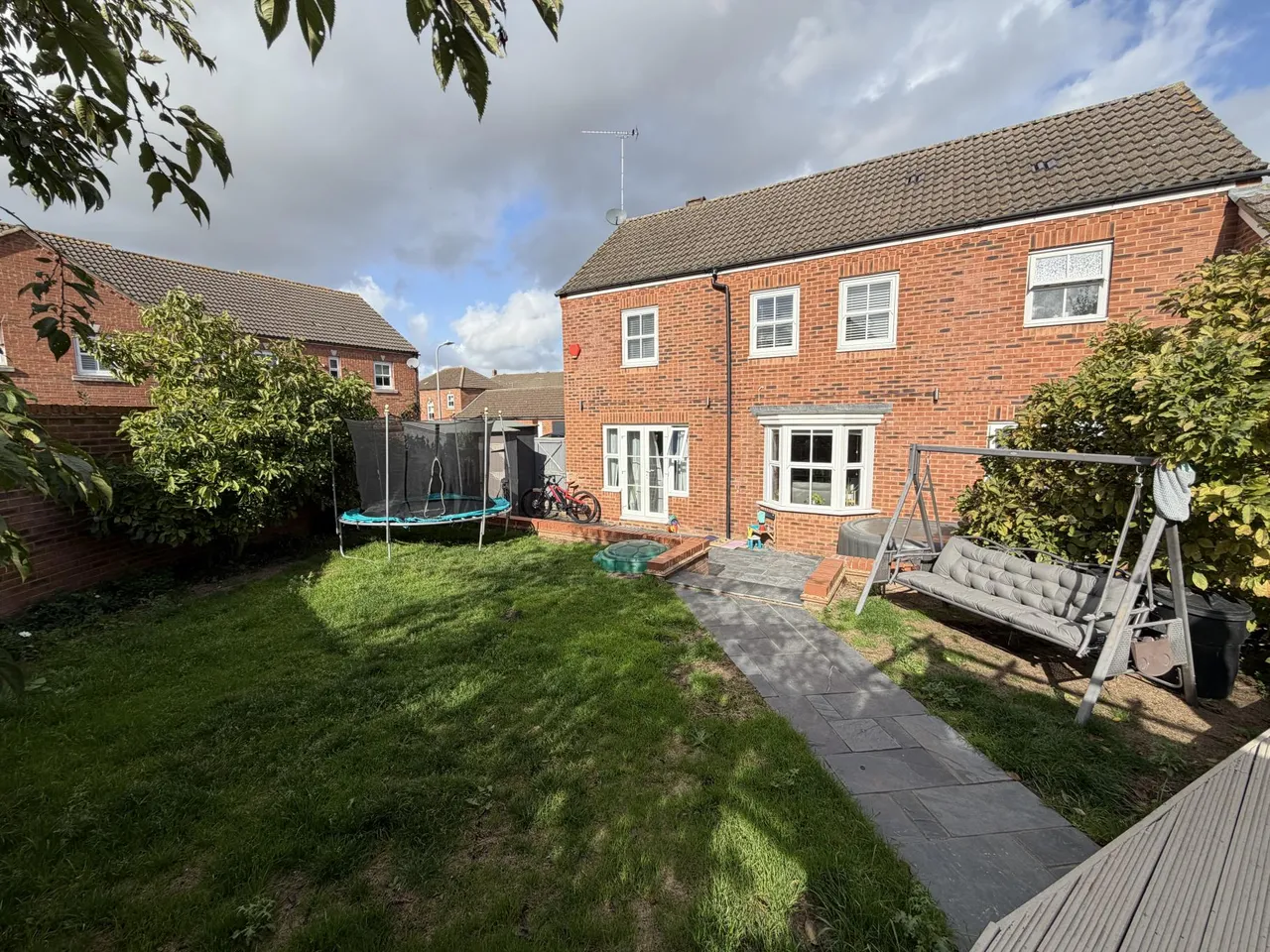 Victoria Gardens, Wokingham, RG40, photo 17