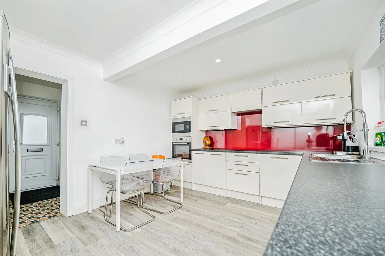 Claude Road, Barry, CF62, photo 5