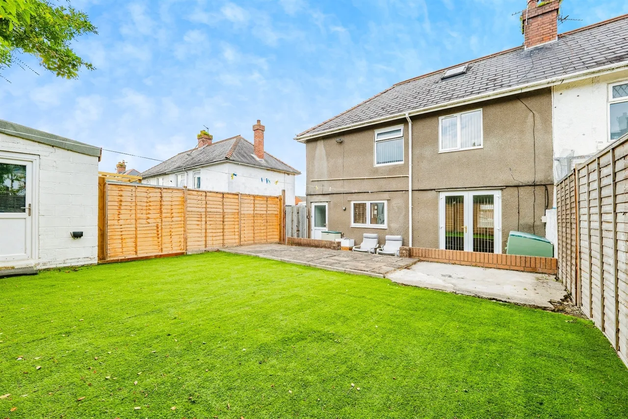 3 bed house for sale, Claude Road, Barry, CF62