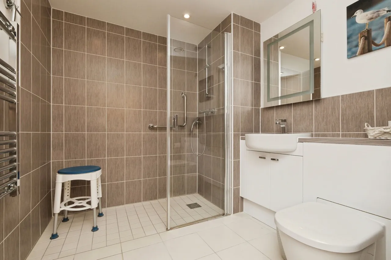 St. Margarets Way, Midhurst, GU29, photo 10