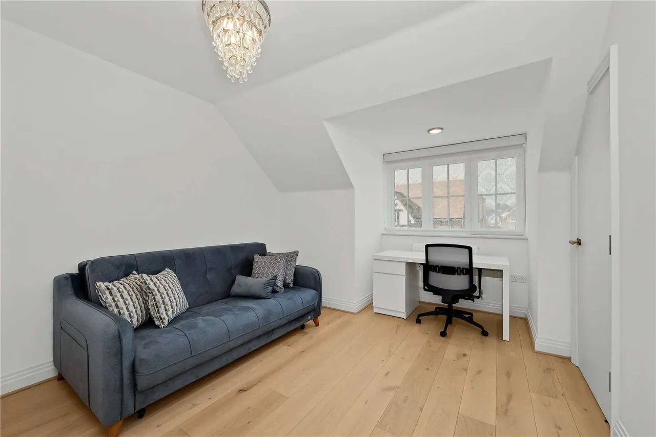 Martin Avenue, Ascot, SL5, photo 13
