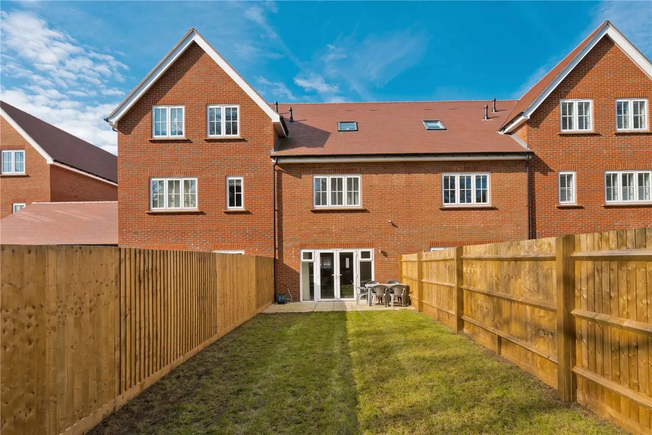 Martin Avenue, Ascot, SL5, photo 14
