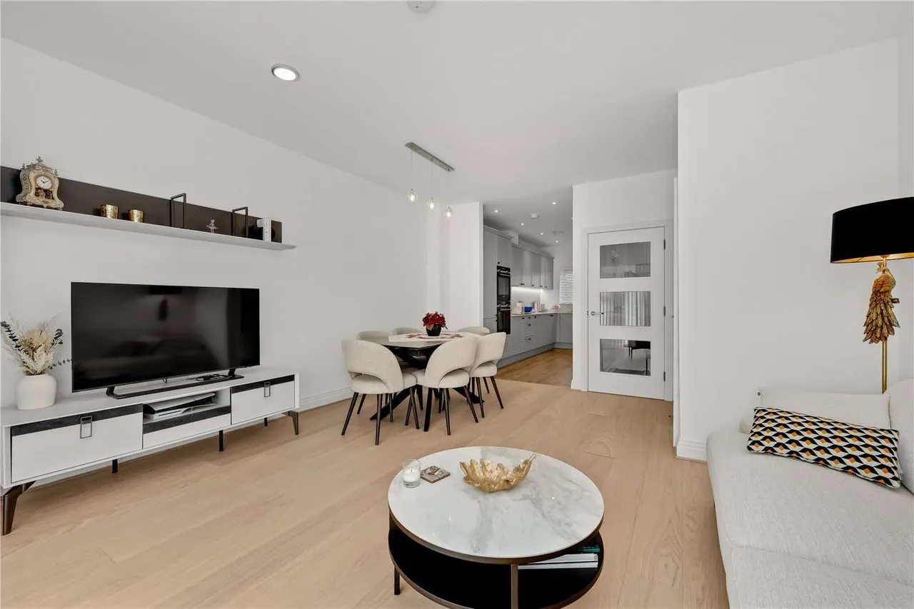 Martin Avenue, Ascot, SL5, photo 6