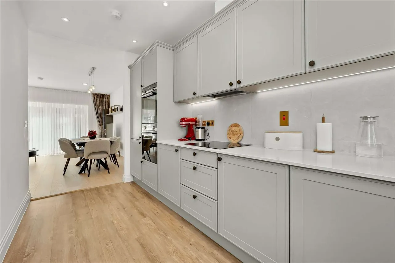 Martin Avenue, Ascot, SL5, photo 4