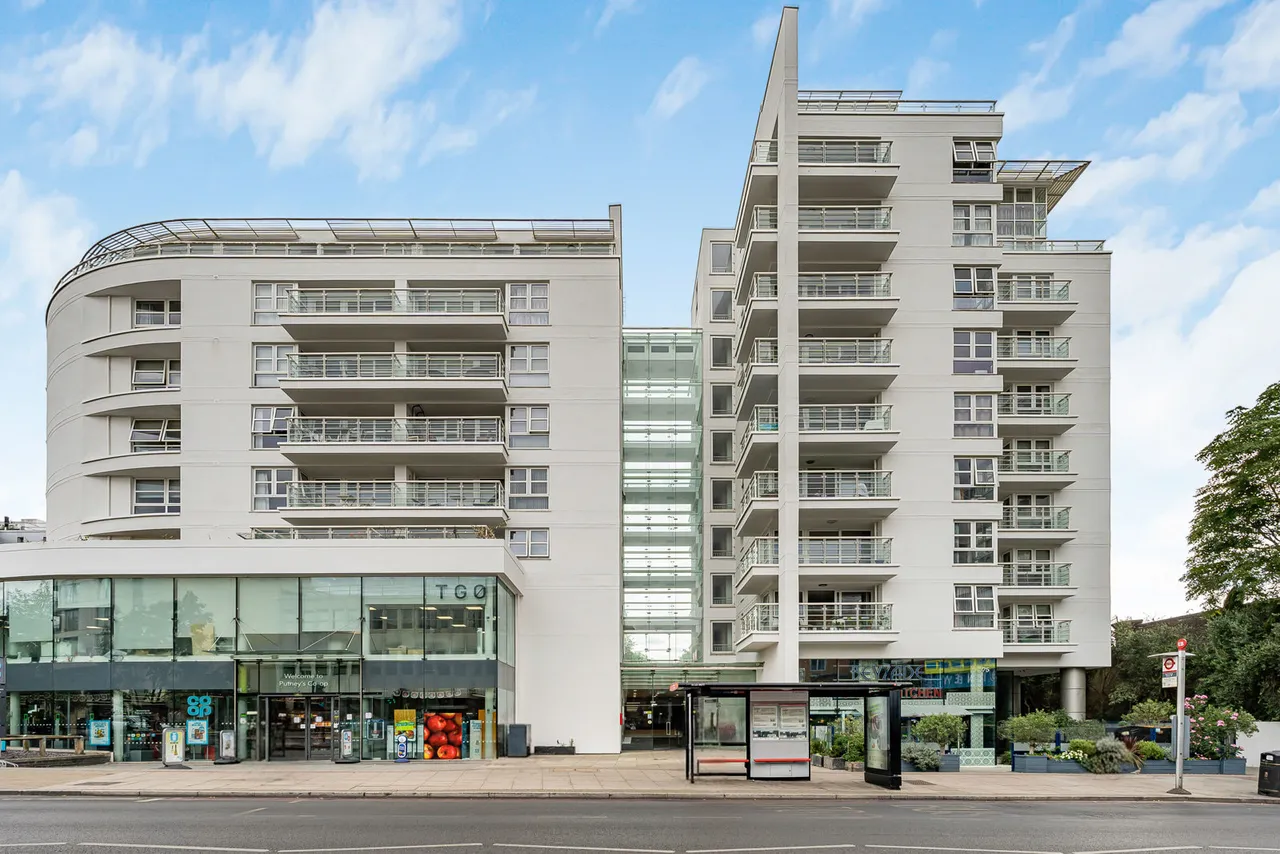 Upper Richmond Road, London, SW15, photo 16
