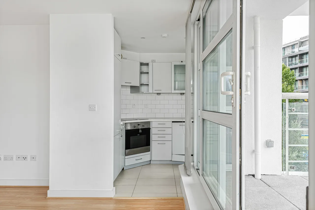 Upper Richmond Road, London, SW15, photo 7