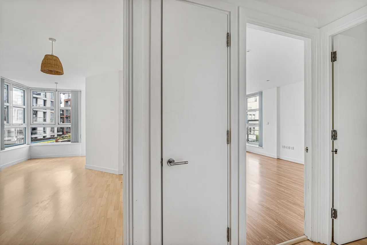 Upper Richmond Road, London, SW15, photo 12
