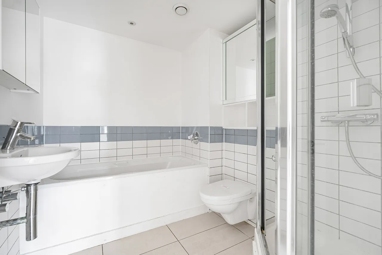 Upper Richmond Road, London, SW15, photo 14