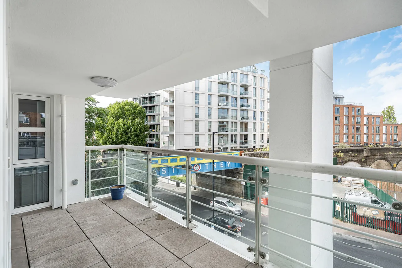 Upper Richmond Road, London, SW15, photo 5