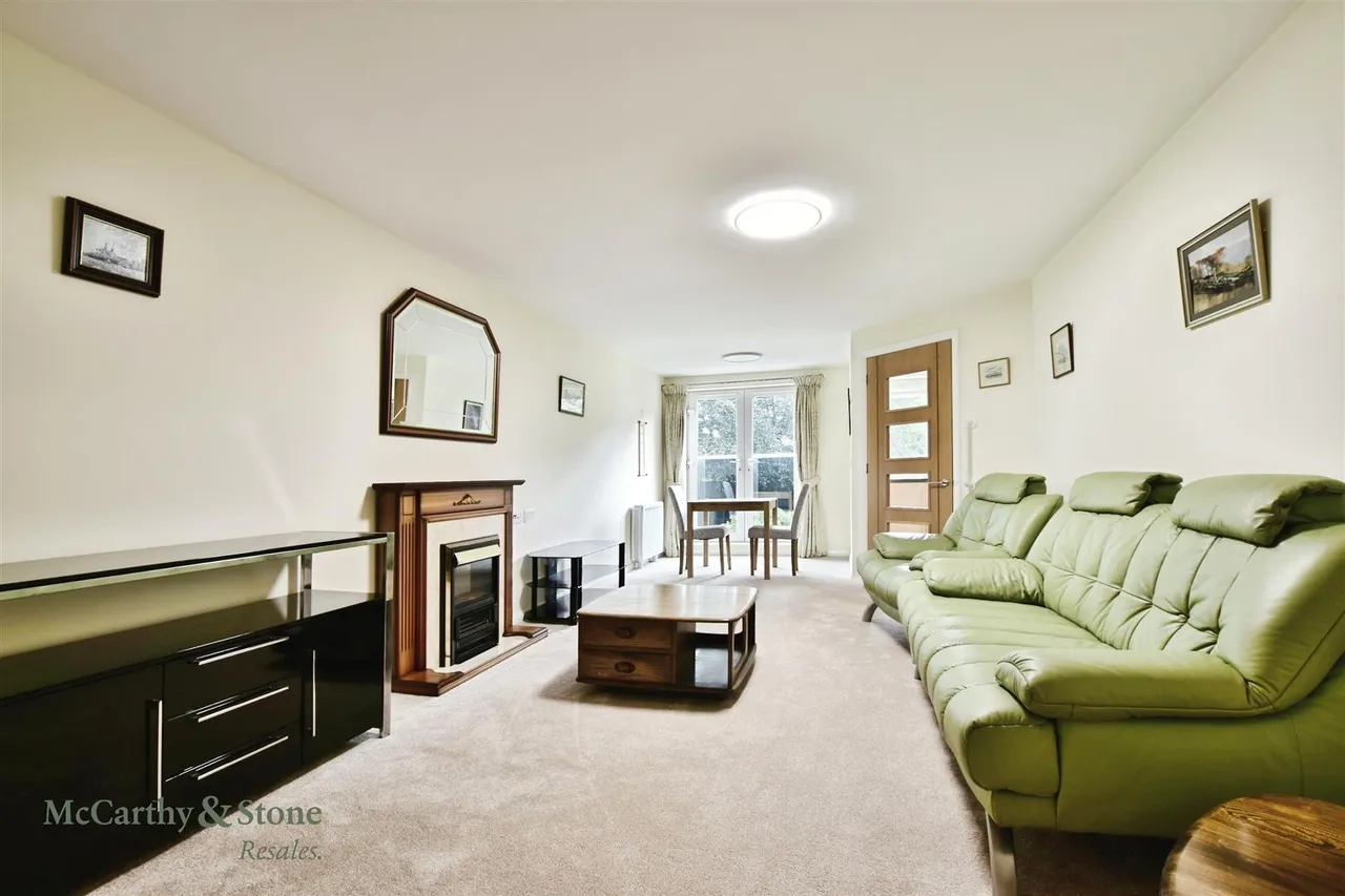 Station Approach, Cheadle Hulme, SK8, photo 9
