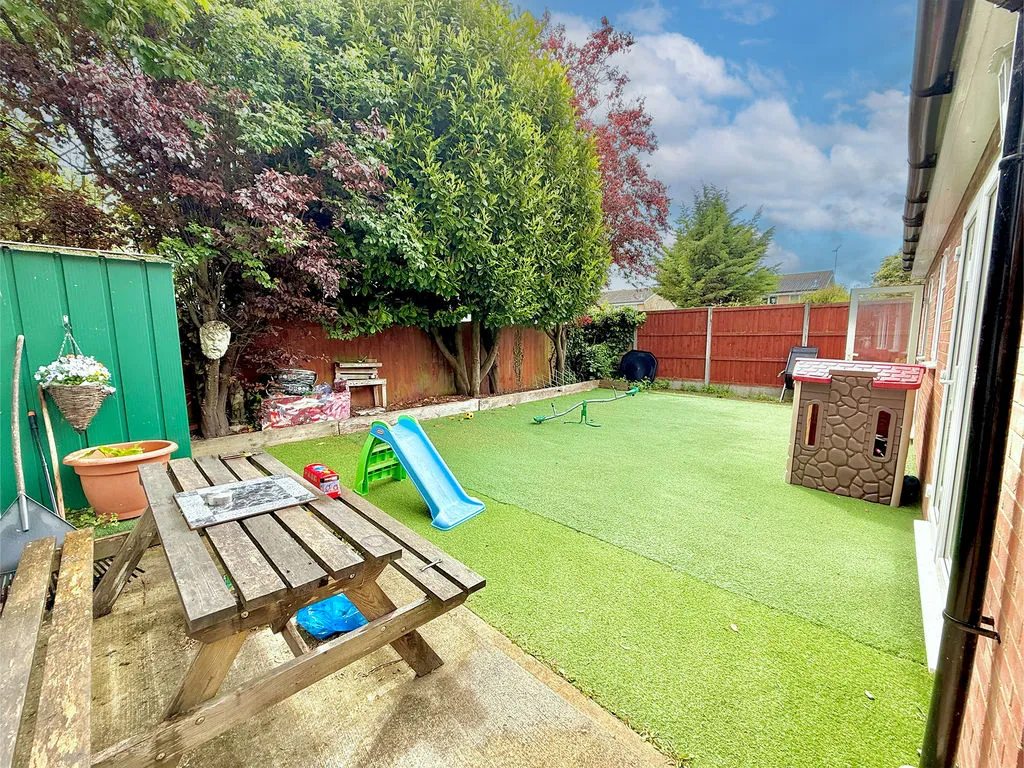 Longbrooke, Houghton Regis LU5 5QX, photo 20