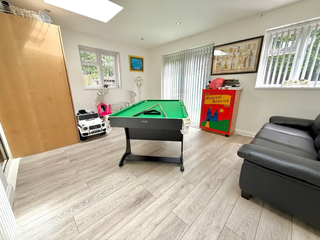 Longbrooke, Houghton Regis LU5 5QX, photo 9