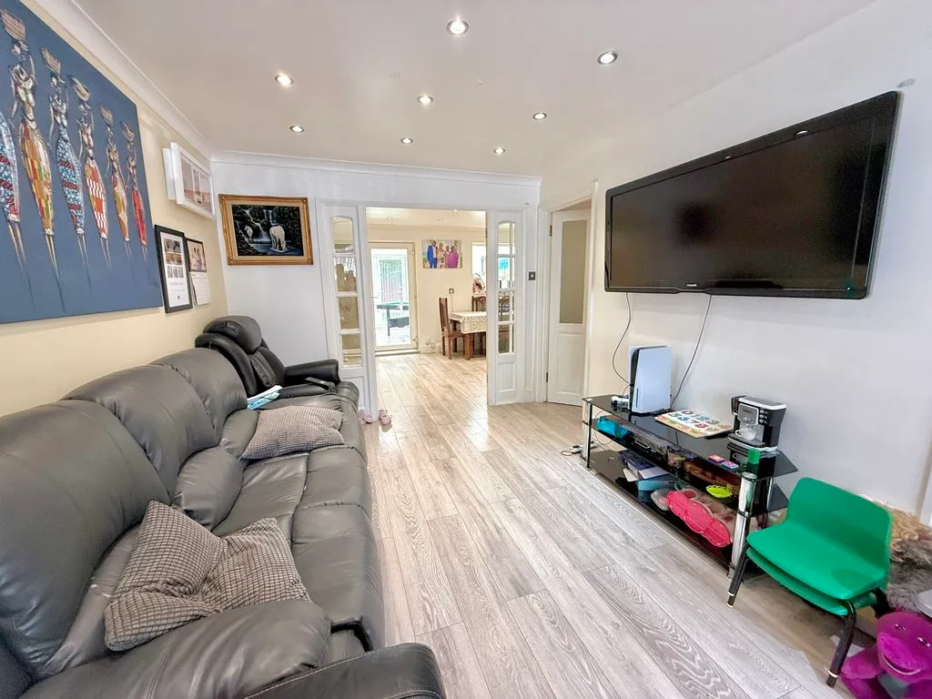 Longbrooke, Houghton Regis LU5 5QX, photo 6