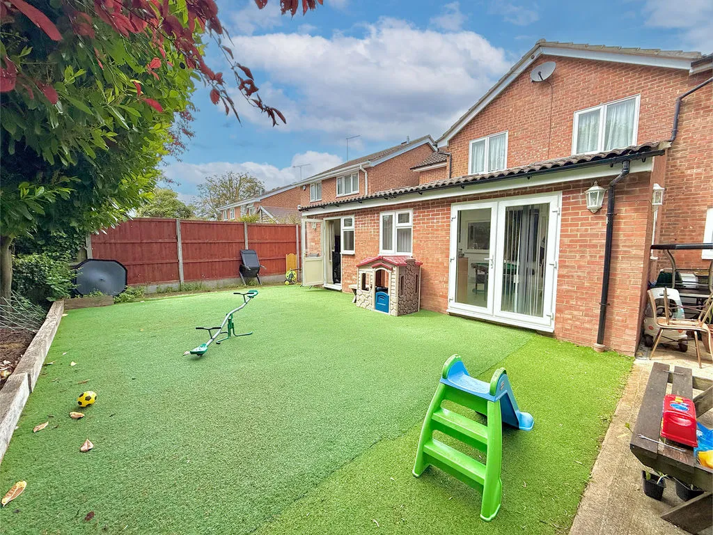 Longbrooke, Houghton Regis LU5 5QX, photo 22