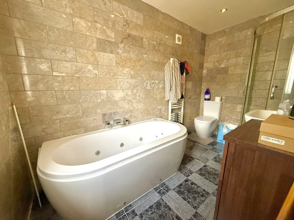 Longbrooke, Houghton Regis LU5 5QX, photo 14