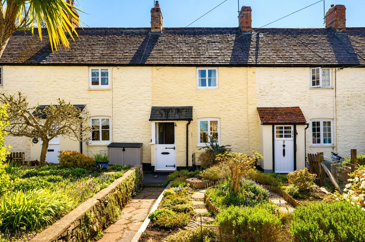 2 bed house for sale, Grove Place, Minehead, TA24