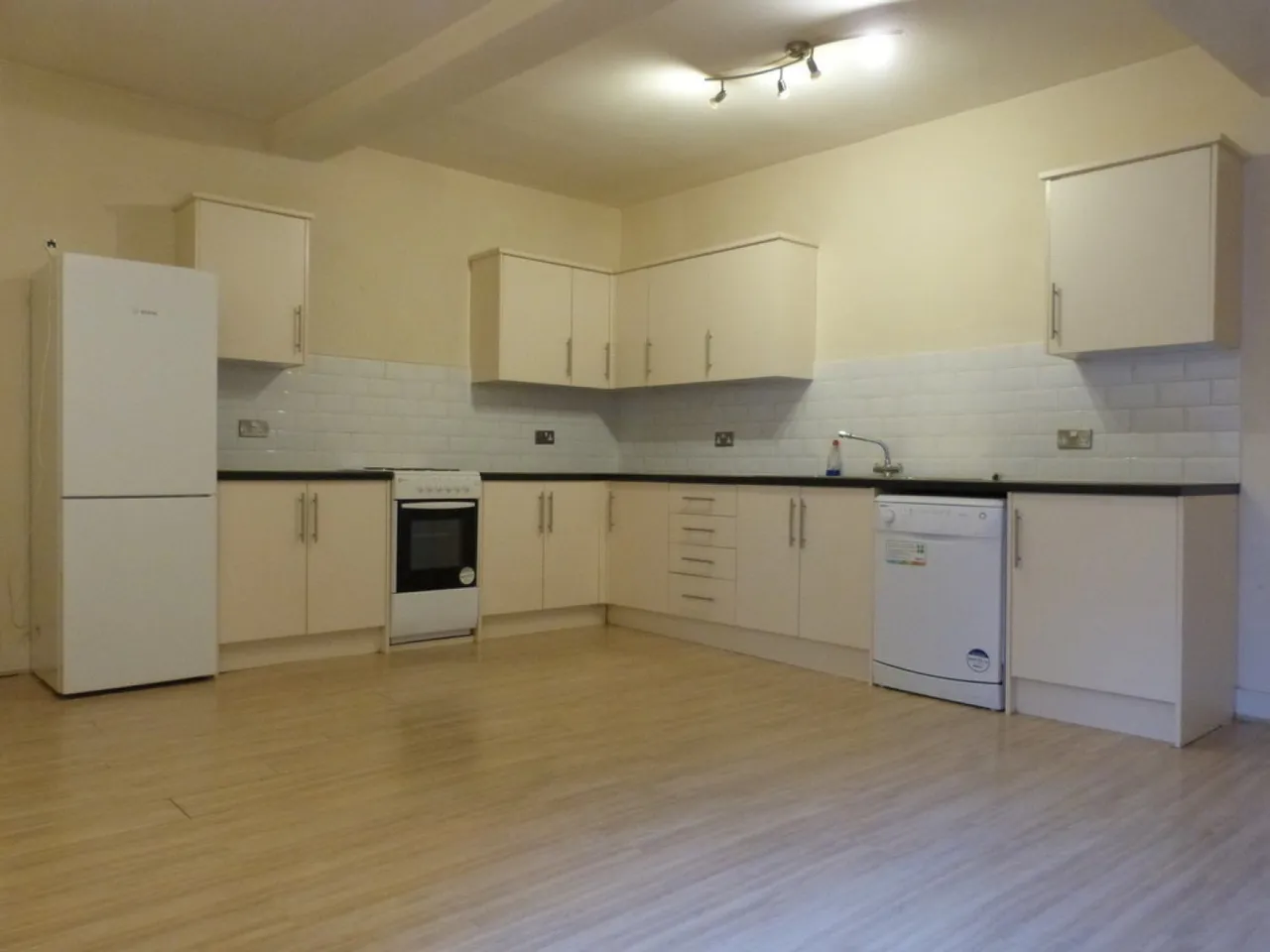 Foregate Street, Worcester, WR1, photo 3