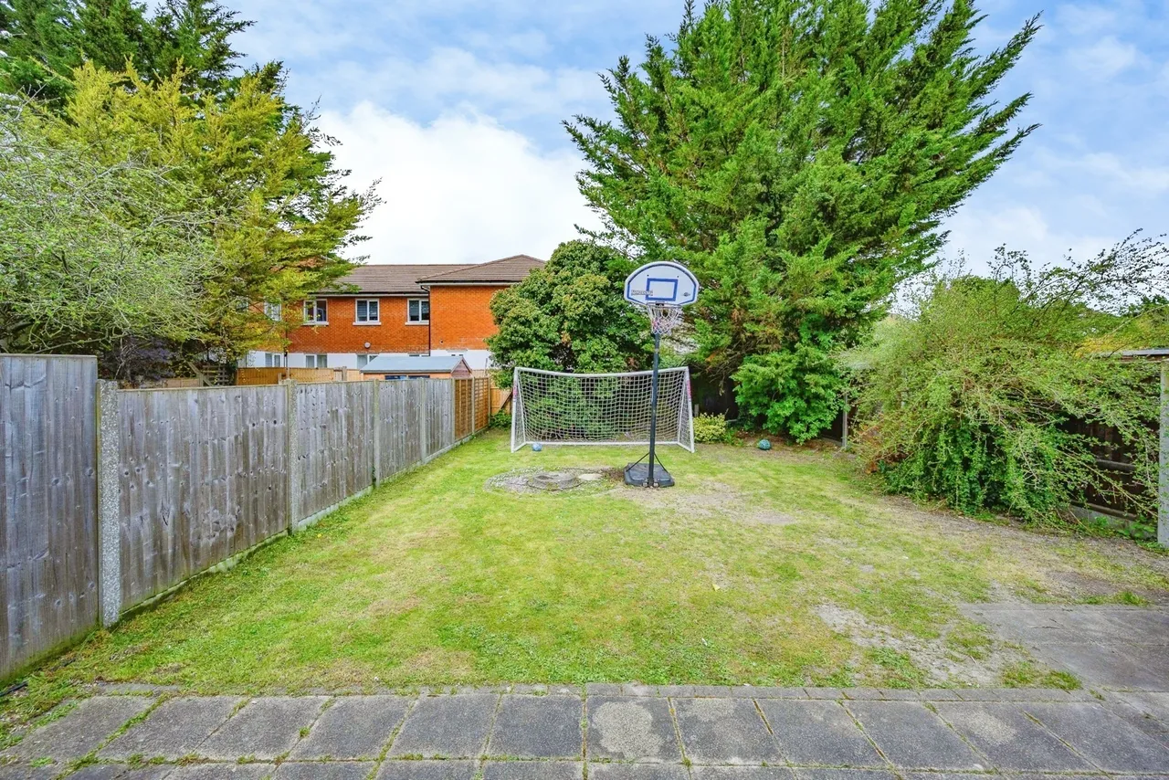 Sutton Gardens, LUTON, Bedfordshire, LU3, photo 6