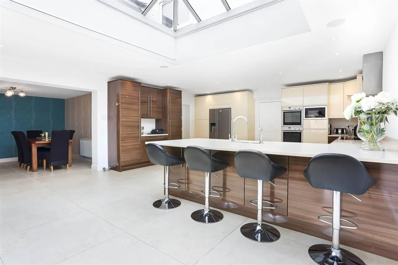 The Lawns, South Cheam, SM2 7PU, photo 6