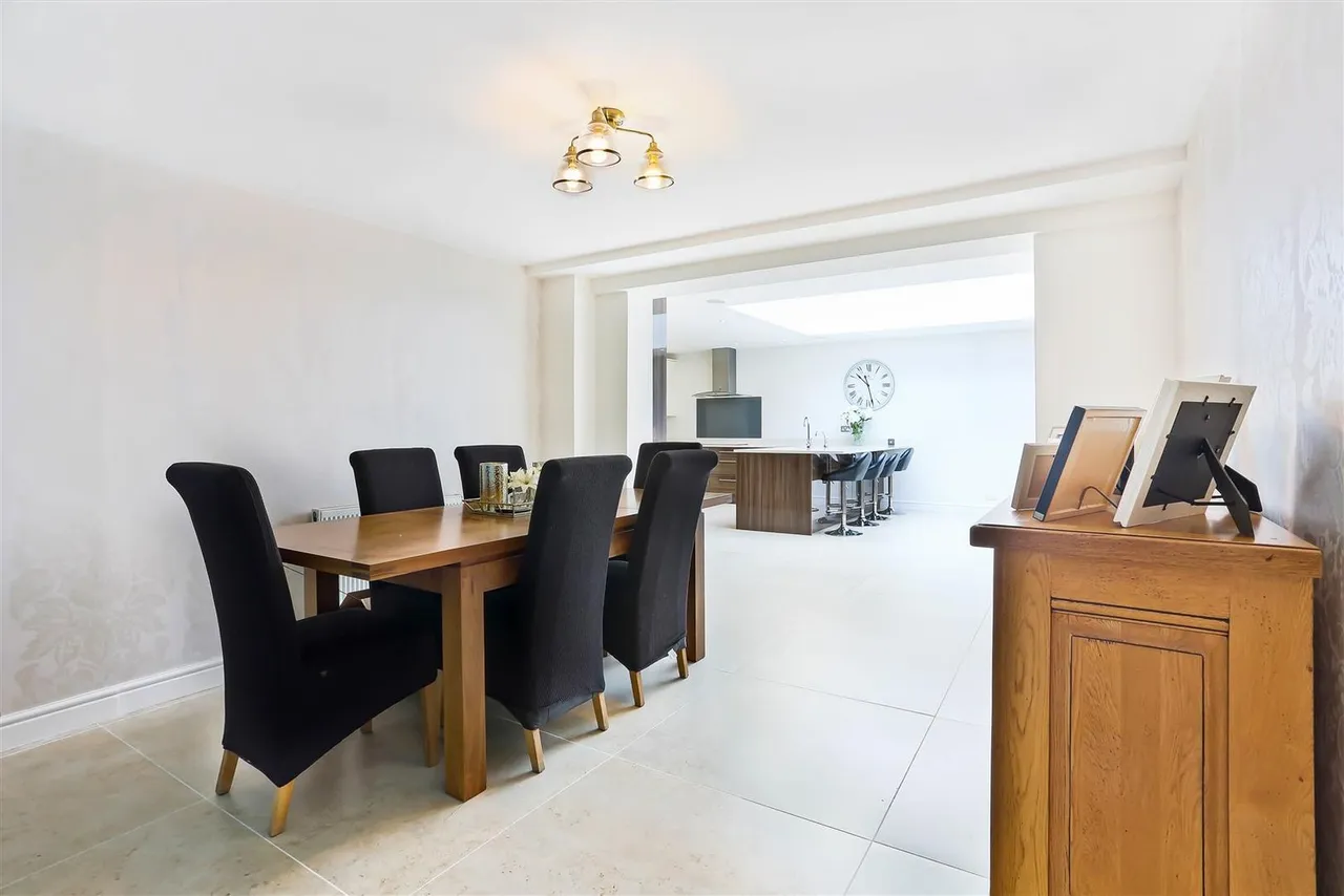 The Lawns, South Cheam, SM2 7PU, photo 8