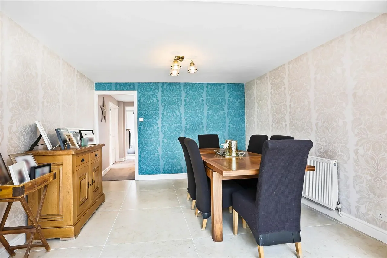 The Lawns, South Cheam, SM2 7PU, photo 9