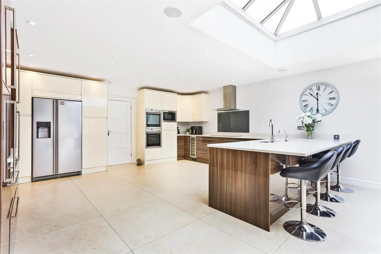 The Lawns, South Cheam, SM2 7PU, photo 7