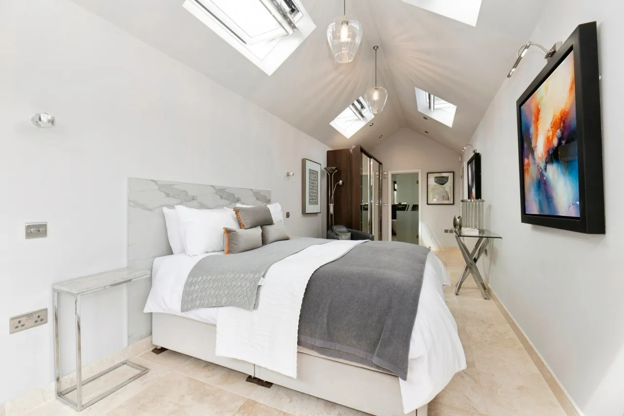 Forest Lane, East Horsley, KT24, photo 16