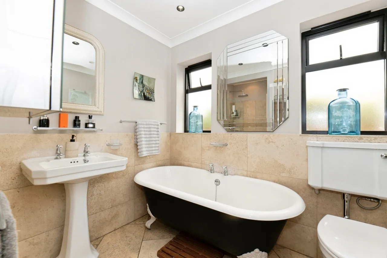 Forest Lane, East Horsley, KT24, photo 17