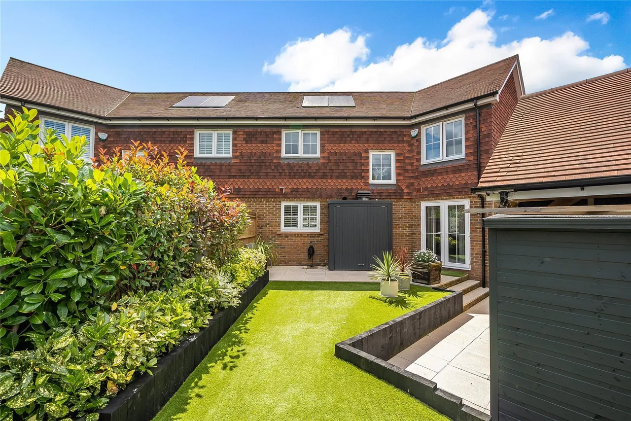 Damson Drive, Halstead, Sevenoaks, Kent, TN14, photo 9