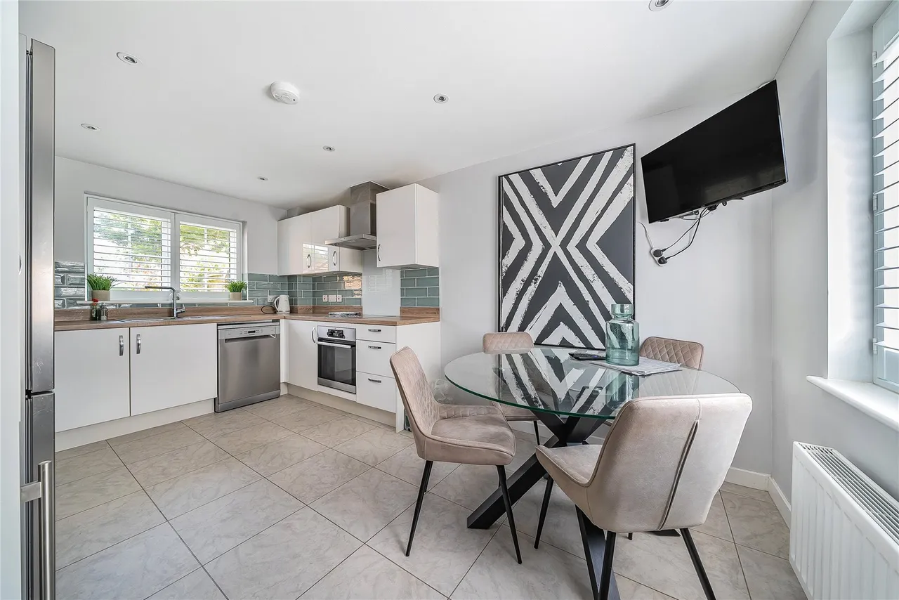 Damson Drive, Halstead, Sevenoaks, Kent, TN14, photo 6
