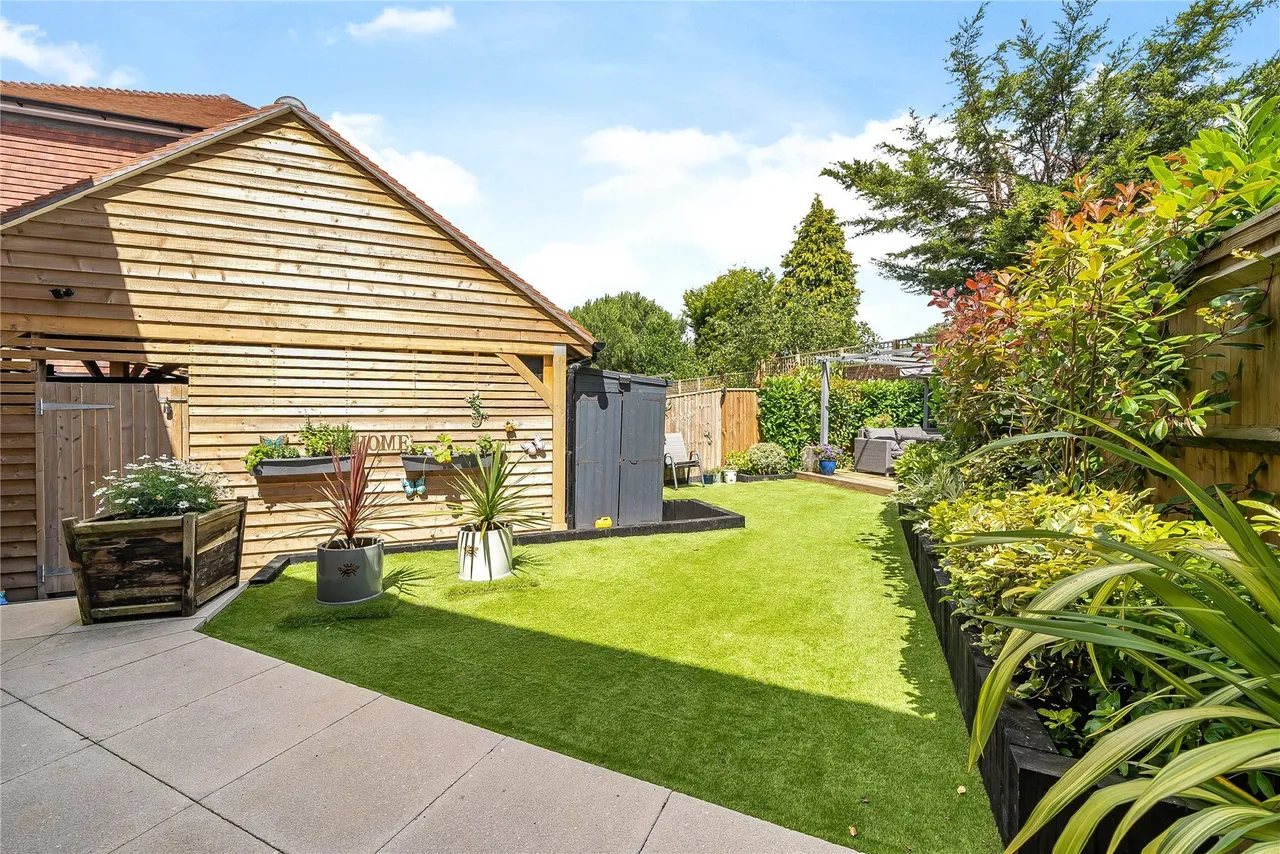 Damson Drive, Halstead, Sevenoaks, Kent, TN14, photo 10