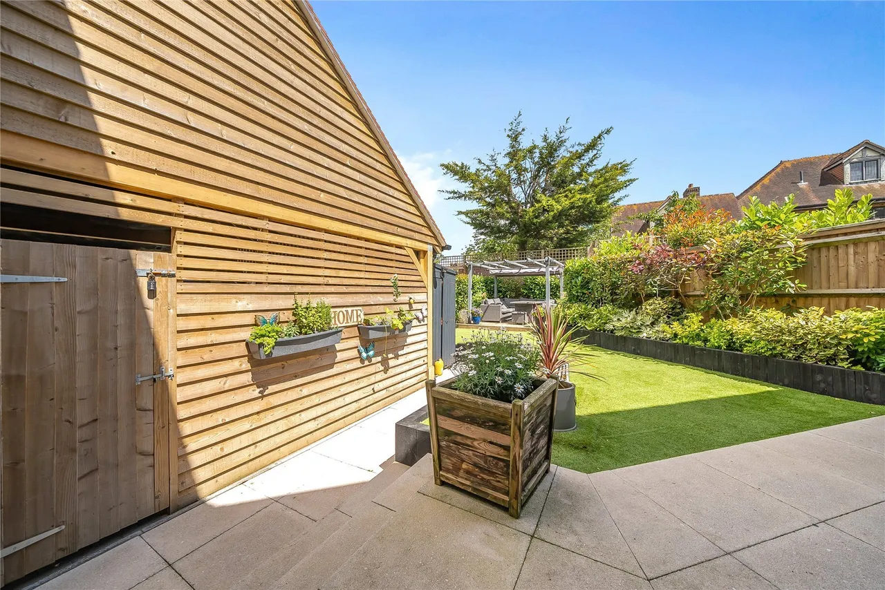 Damson Drive, Halstead, Sevenoaks, Kent, TN14, photo 20