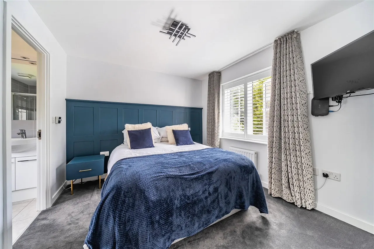 Damson Drive, Halstead, Sevenoaks, Kent, TN14, photo 15