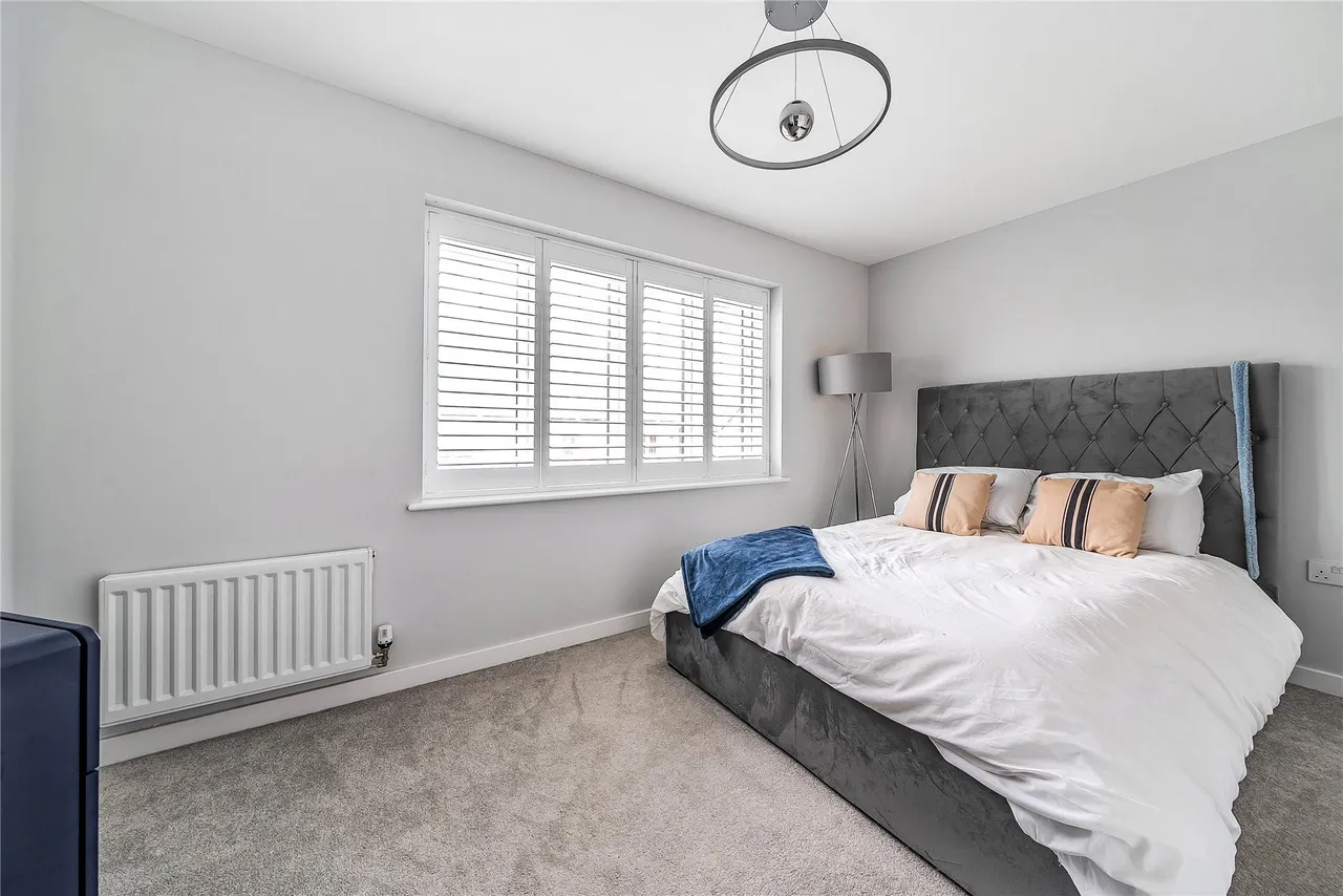 Damson Drive, Halstead, Sevenoaks, Kent, TN14, photo 17