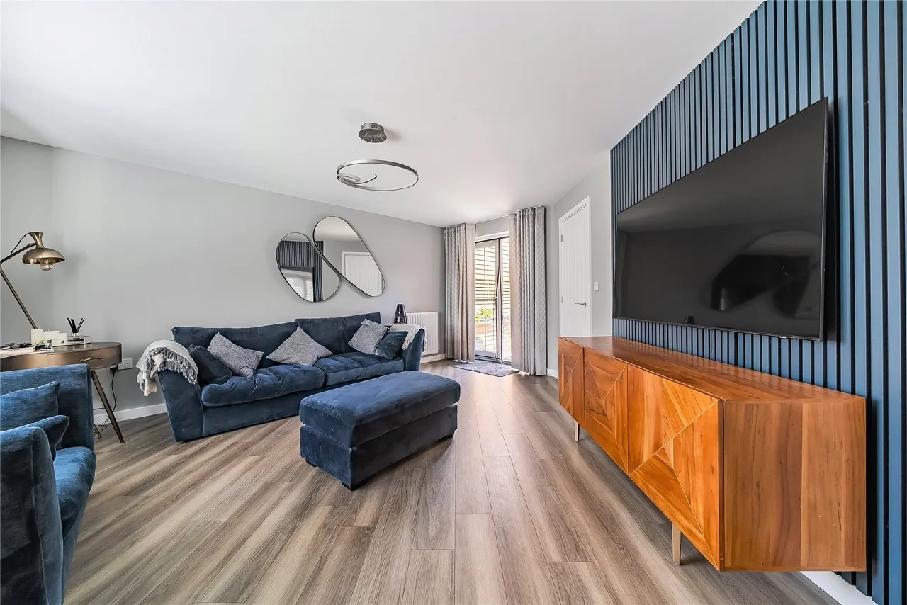 Damson Drive, Halstead, Sevenoaks, Kent, TN14, photo 4