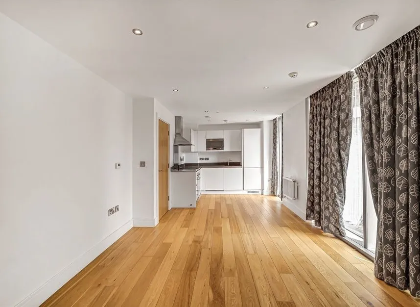 Uxbridge Road, Ealing, W5, photo 2