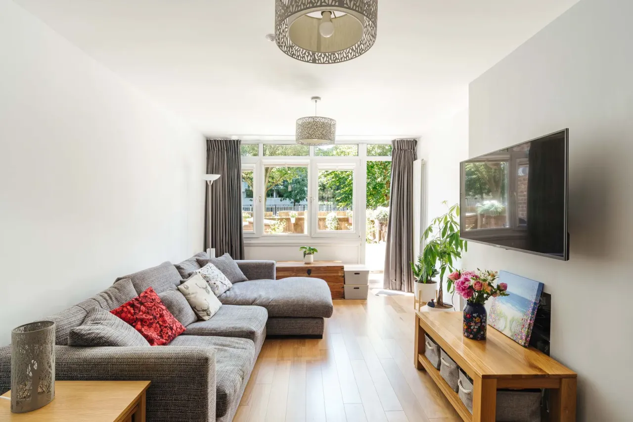 2 bed flat for sale — Lysander House, Temple Street, Bethnal Green E2