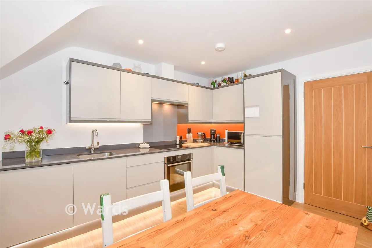 High Street, Pembury, TN2, photo 6