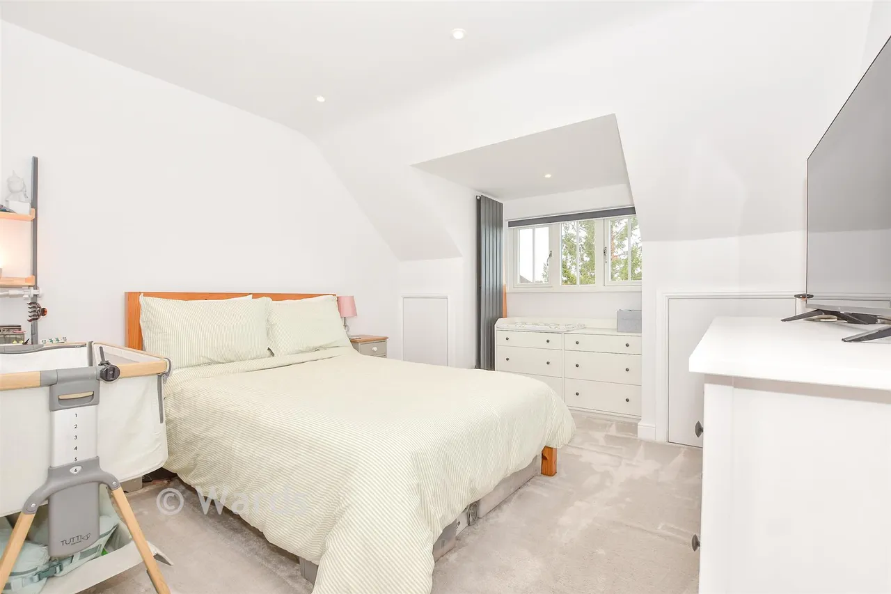 High Street, Pembury, TN2, photo 11
