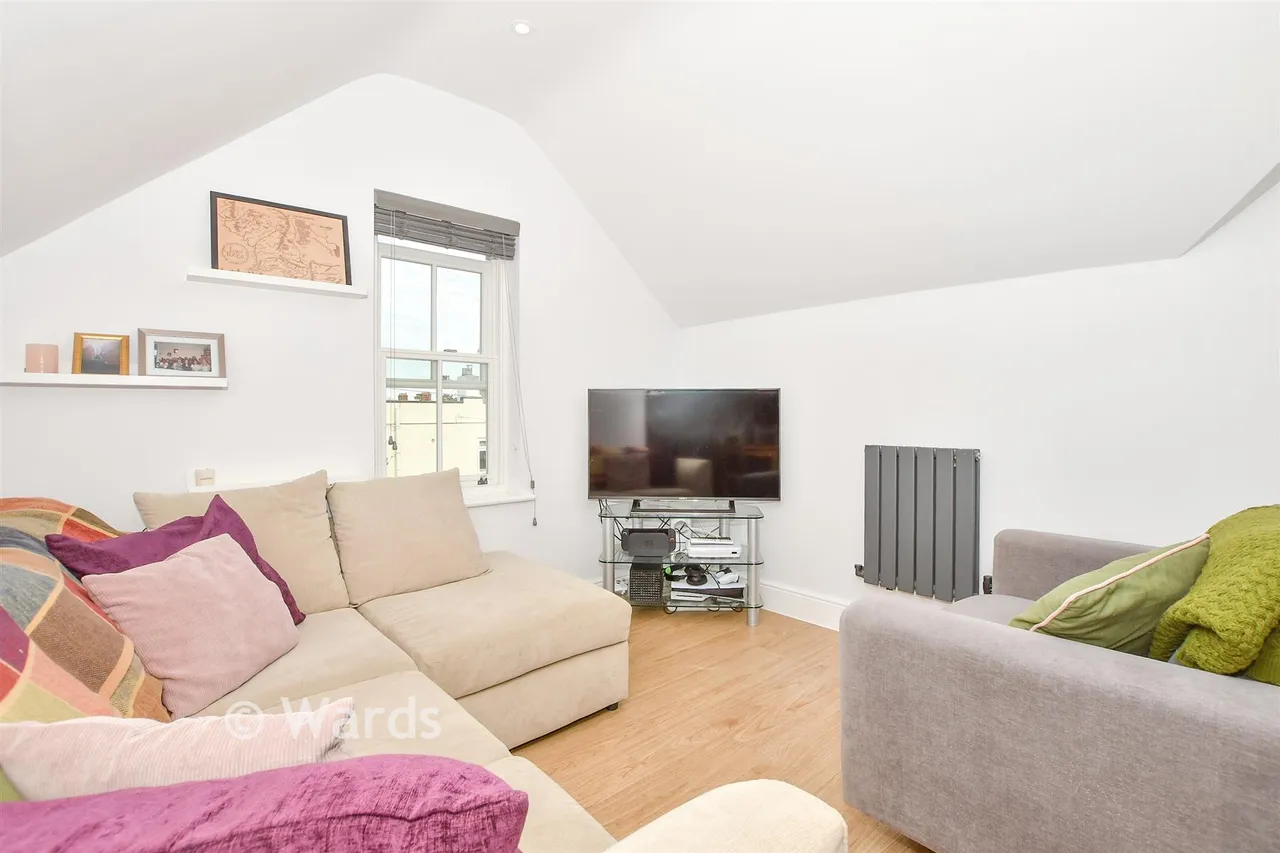 High Street, Pembury, TN2, photo 7