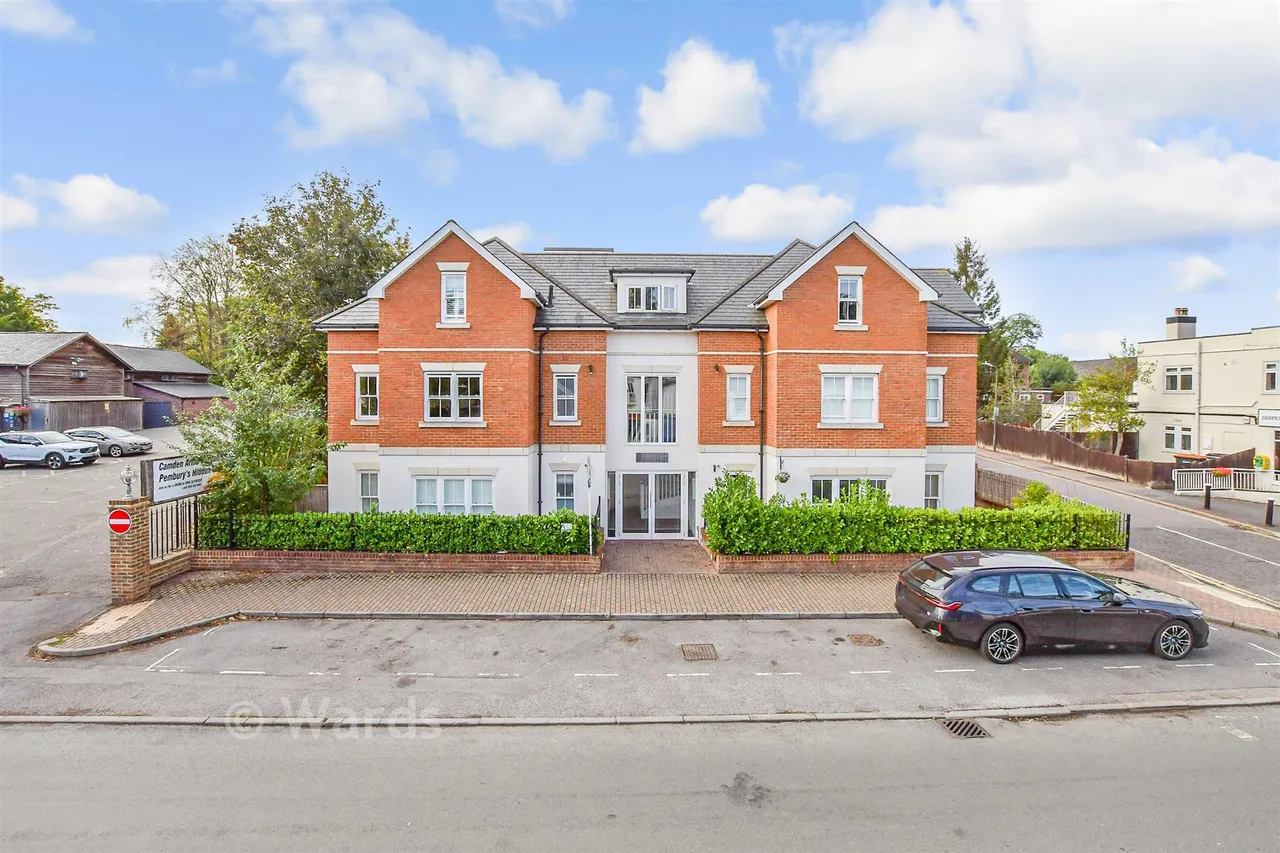 High Street, Pembury, TN2, photo 5