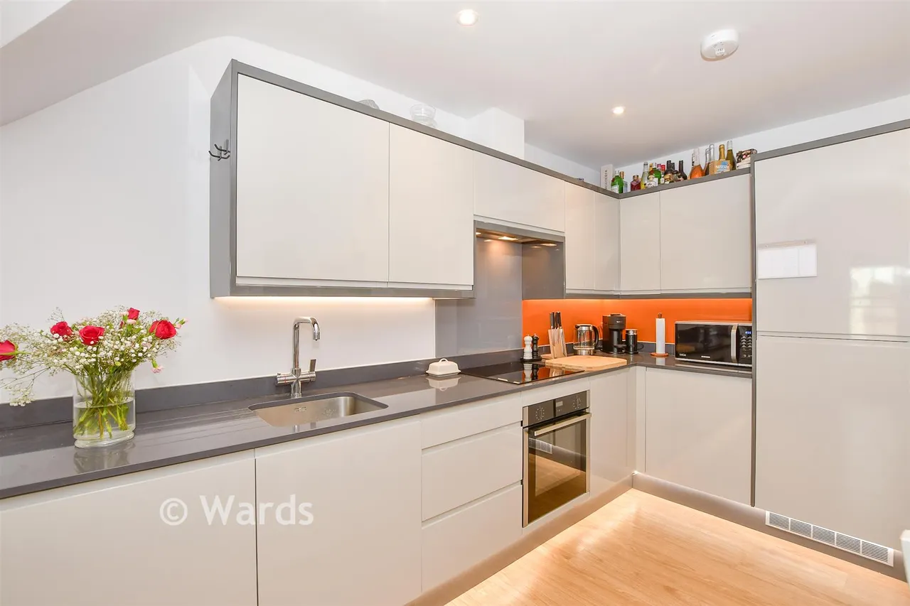 High Street, Pembury, TN2, photo 2