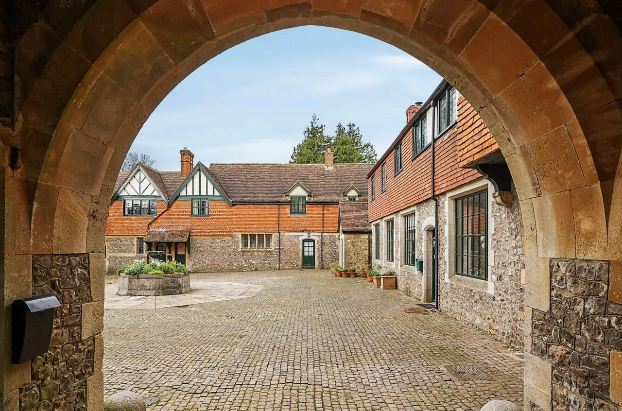 Stable Courtyard, Rousdon, Lyme Regis, Devon, DT7 3RA, photo 19