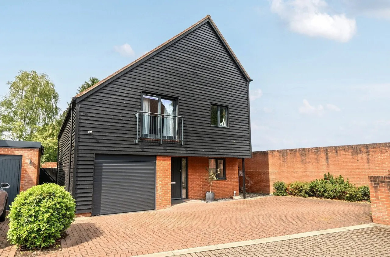 4 bed house for sale, Station Drive, Sutton Scotney, SO21