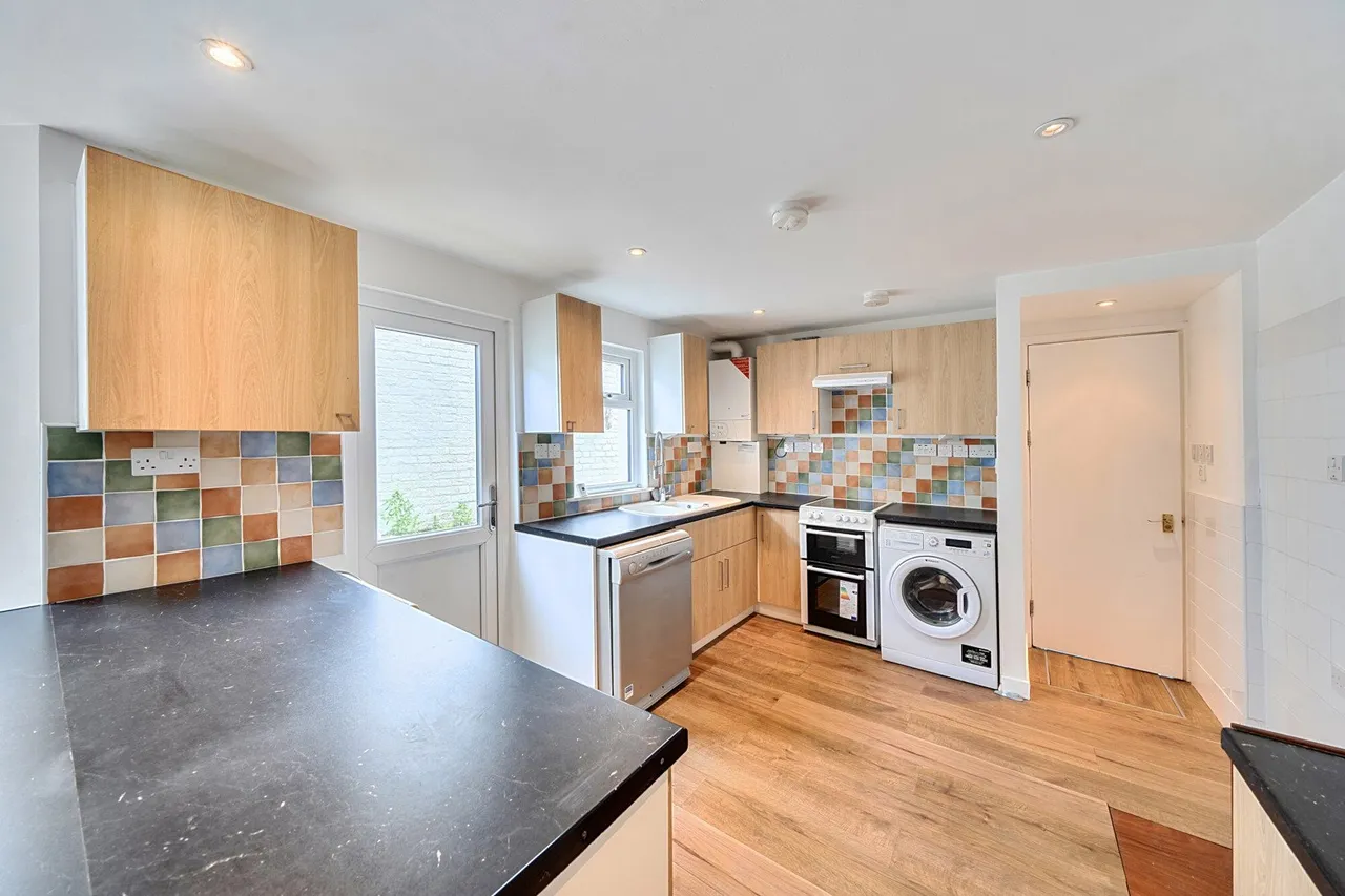 Felday Road, SE13, photo 2