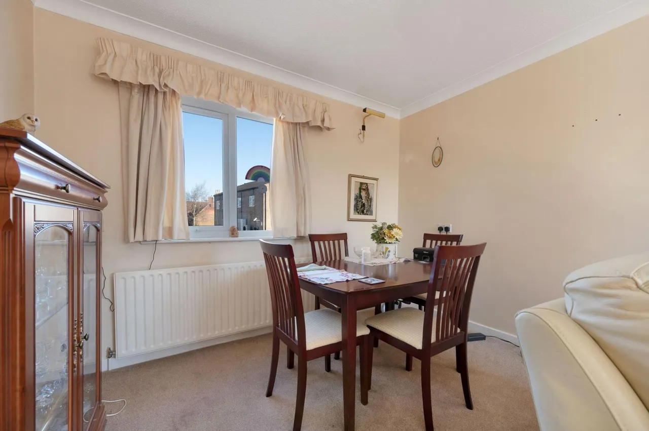 South Street, Baines Court South Street, LE15, photo 6