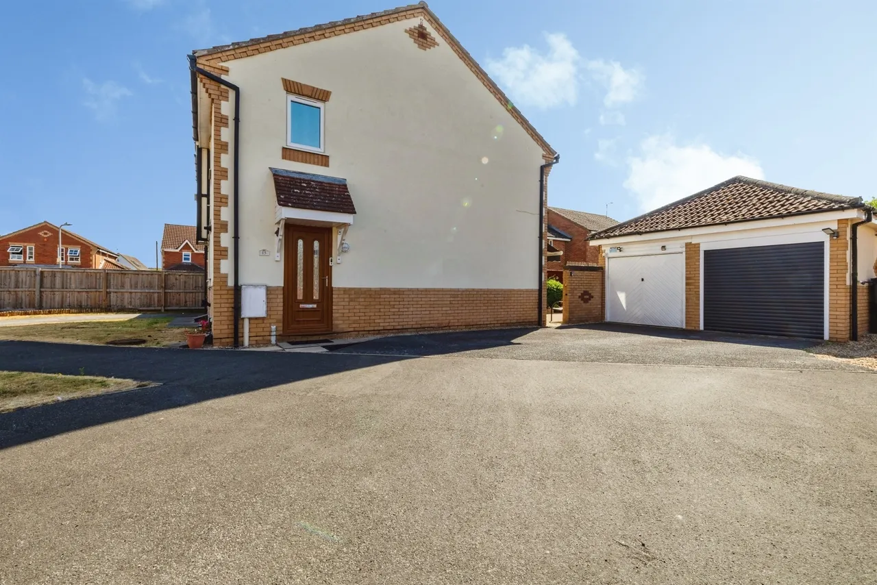 2 bed house for sale — Old Chapel Road, Skellingthorpe, Lincoln
